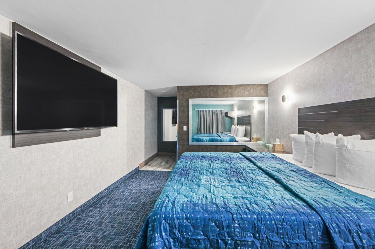 Hotel Opus Bronx Near Bay Plaza Mall New York Exterior photo