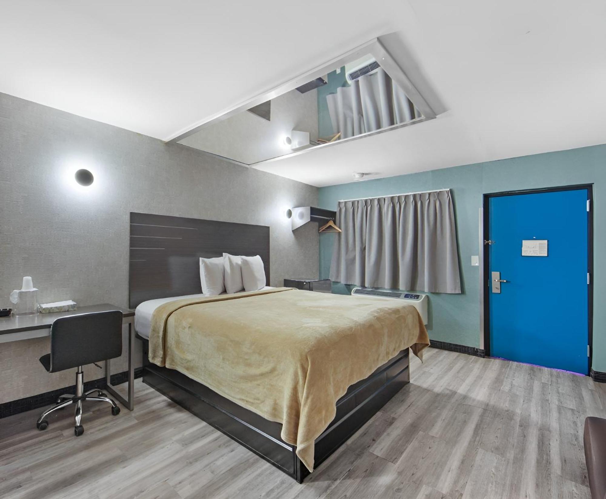Hotel Opus Bronx Near Bay Plaza Mall New York Exterior photo